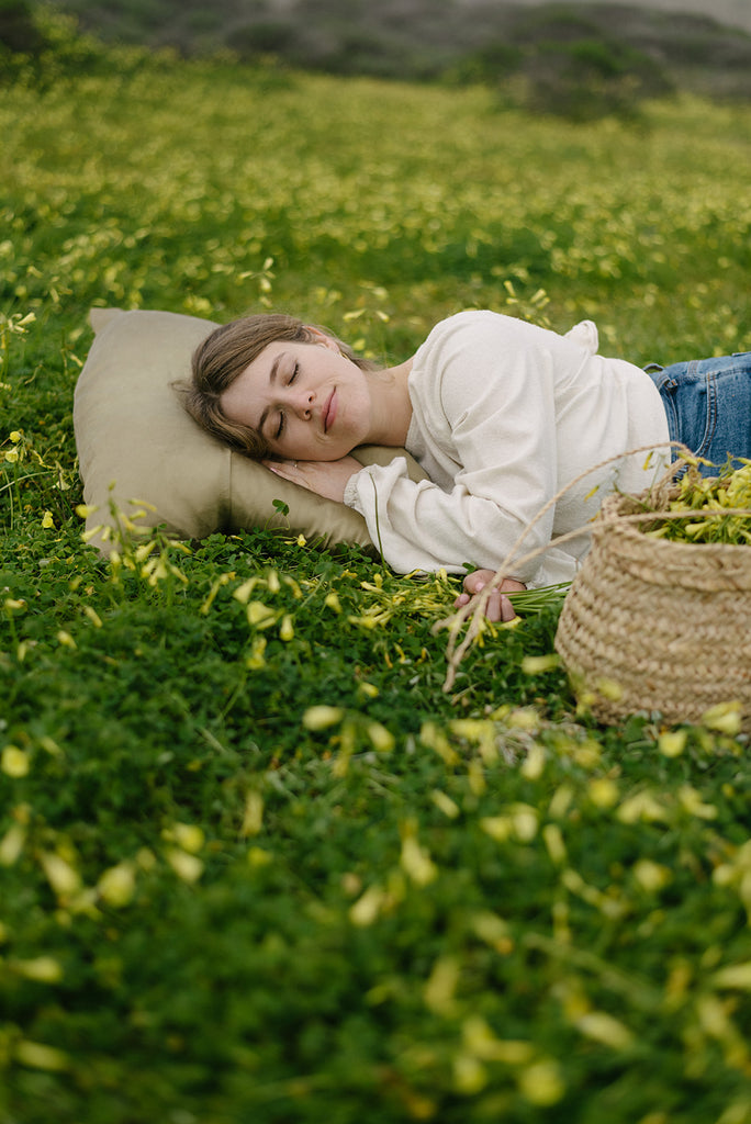 The Beauty Benefits of Sleeping on Silk